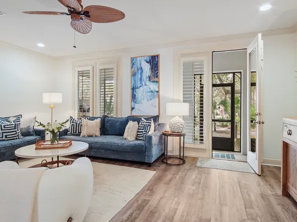 13 W Henry Ct Unit 52, Pt Washington, FL 32459