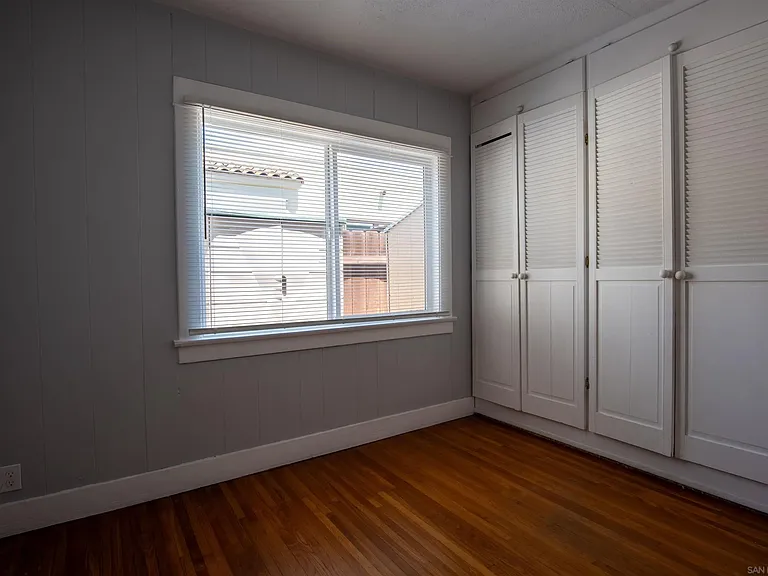 2208 Dwight St — Photo 10