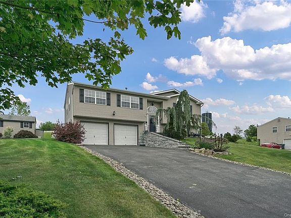3rd image of 14 Stanford Dr