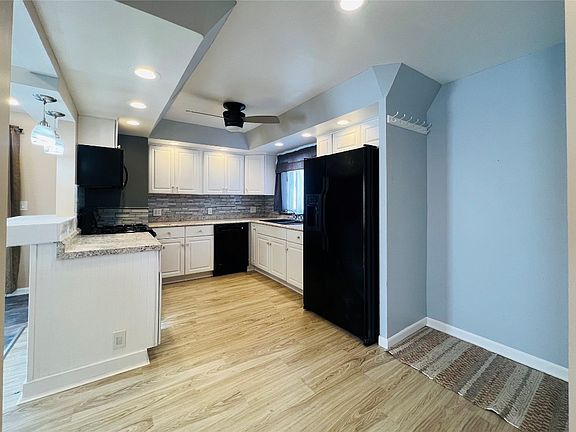 3rd image of 66 Elizabeth St