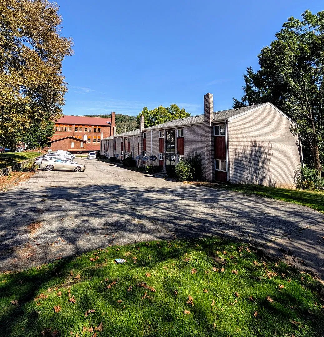 221 Westinghouse Avenue — Photo 1