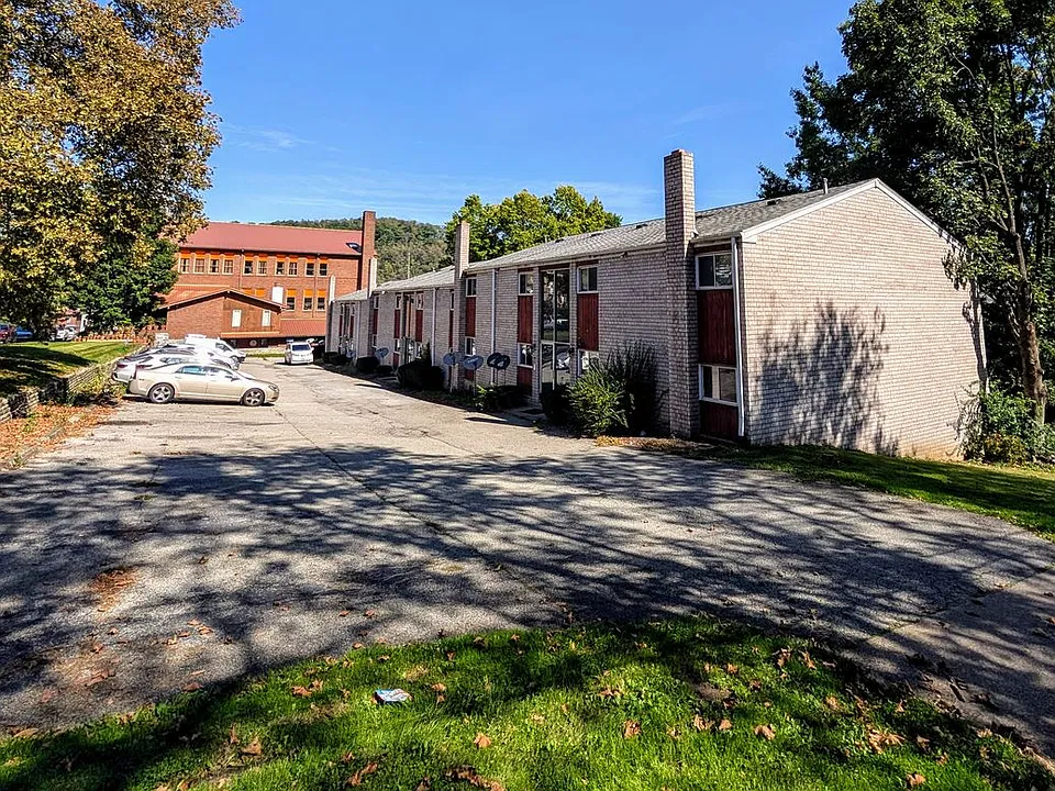 221 Caldwell Ave