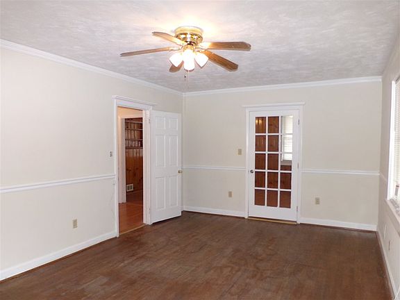 3rd image of 7216 Lone Oak St