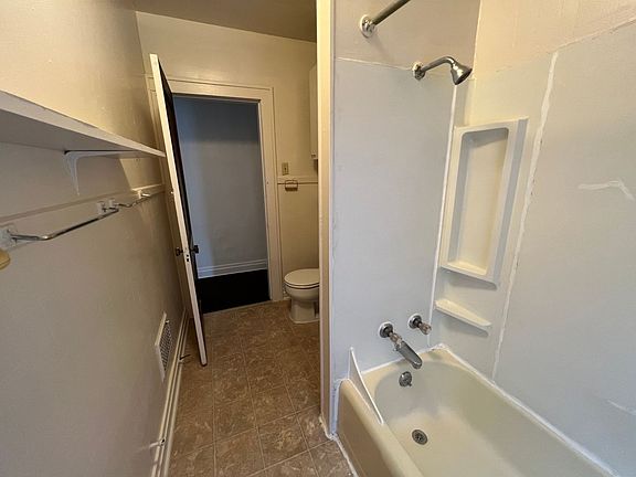 4th image of 2391-2395 Neil Ave
