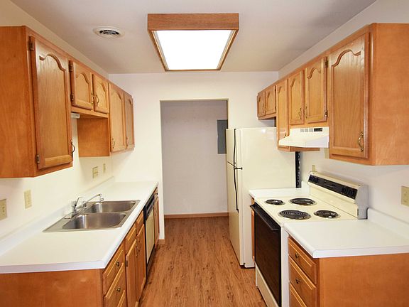 3rd image of 5937 Seminole Ct APT 4