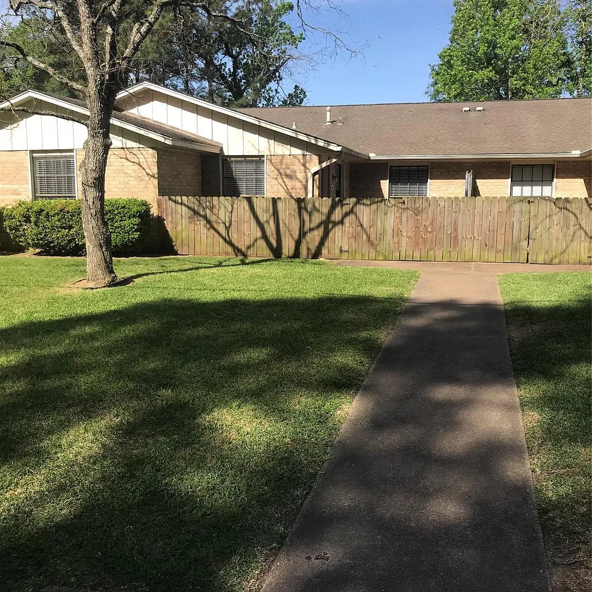 3 bed, 1.5 bath, 1163 sqft, $1,275 — Photo 1