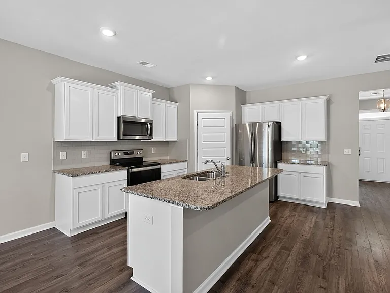 446 Furlough Dr — Photo 5