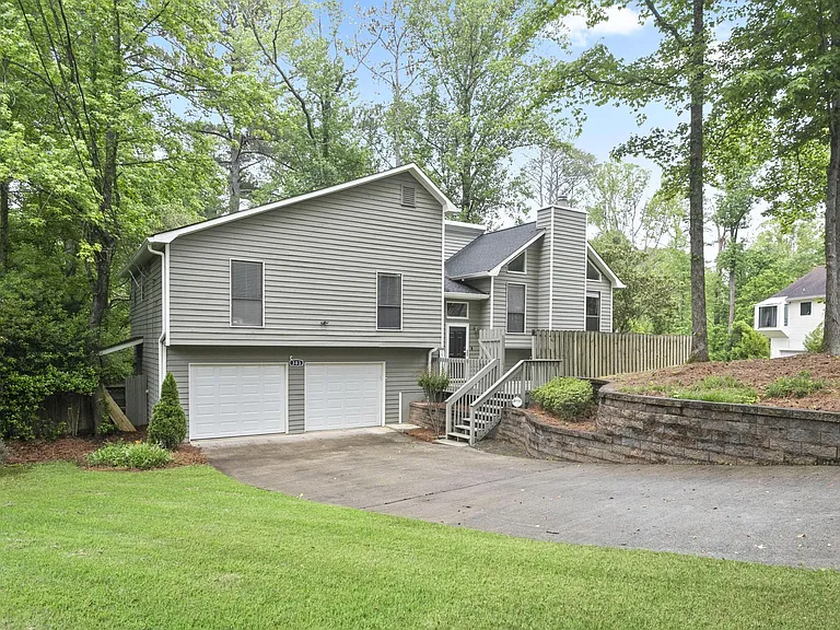 303 Paxton Cir — Photo 5