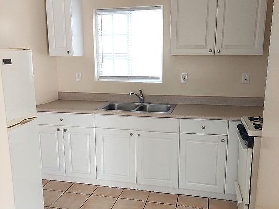 5th image of 5016 W Washington Blvd #101