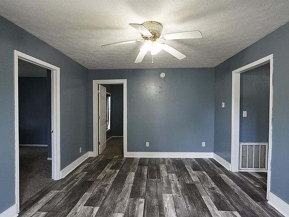 4th image of 2320 Rogers St