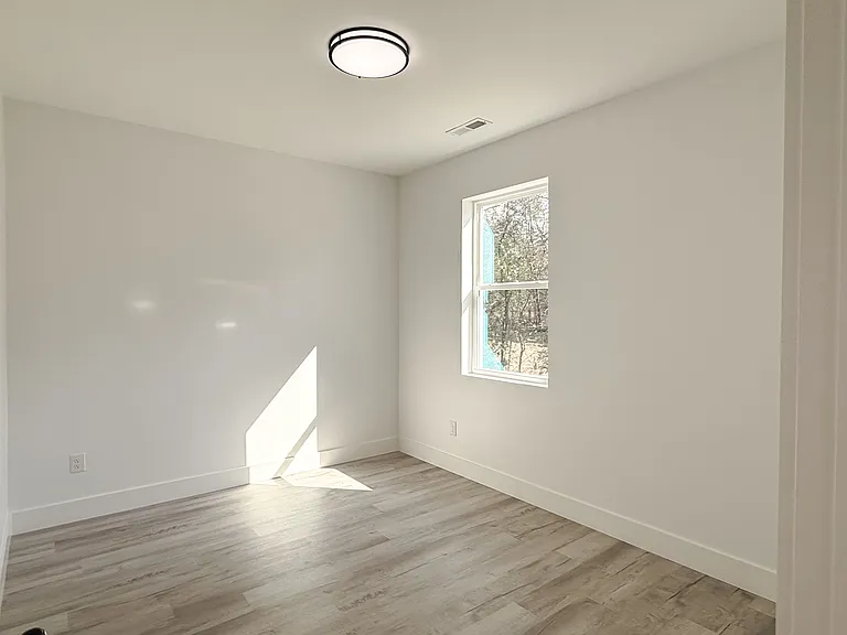 119 Crocker Ct — Photo 15