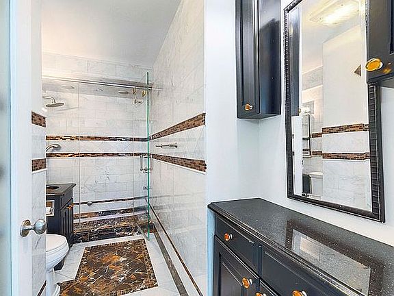 5th image of 401 E 86th St APT 10C