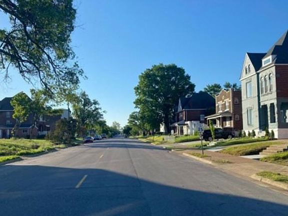 Exterior Neighborhood (street photo)