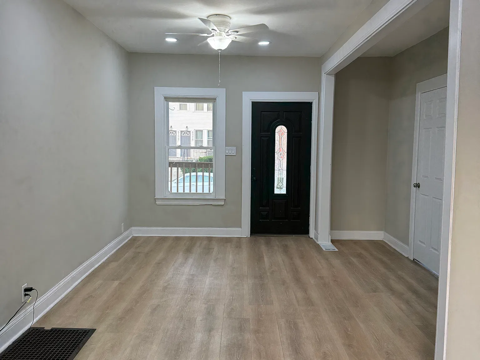 4 bed, 1246 sqft, $2,000 — Photo 2