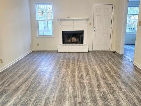 4th image of 2667 Keyland Dr