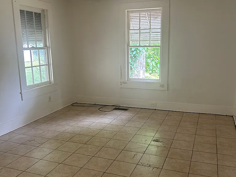 3325 Forrest Ave — Photo 6