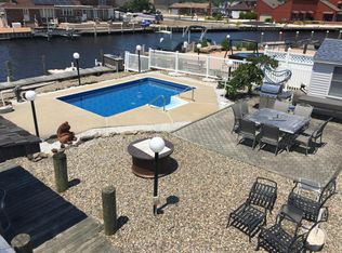 272 S Shore Dr, Toms River, NJ 08753