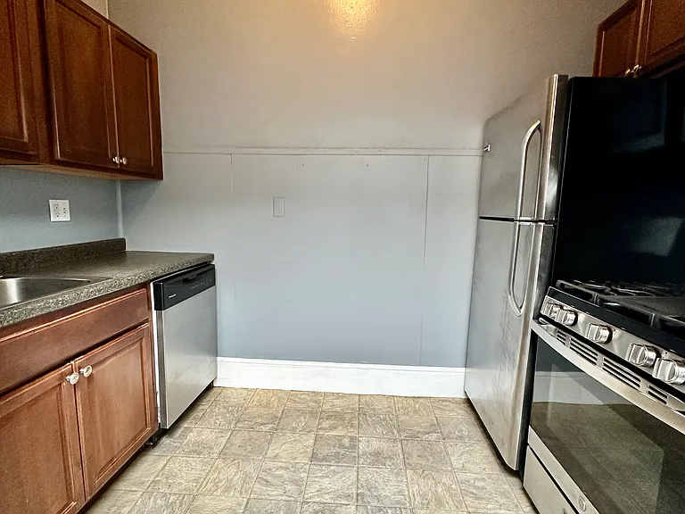 100 Cabot St #7 — Photo 4