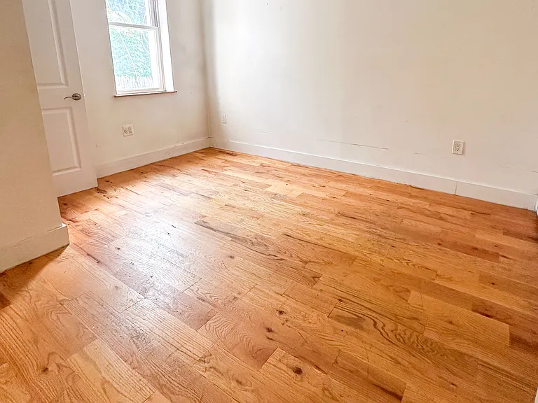 494 Hart St #1 — Photo 7