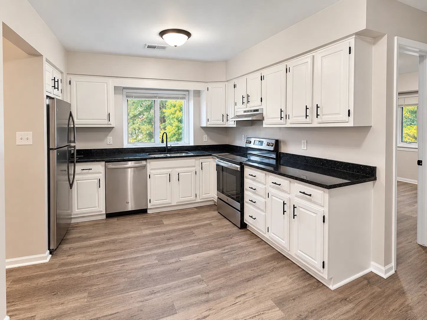 2 bed, 1200 sqft, $1,395 — Photo 2