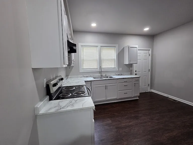 3437 Guilford Ave #0 — Photo 4