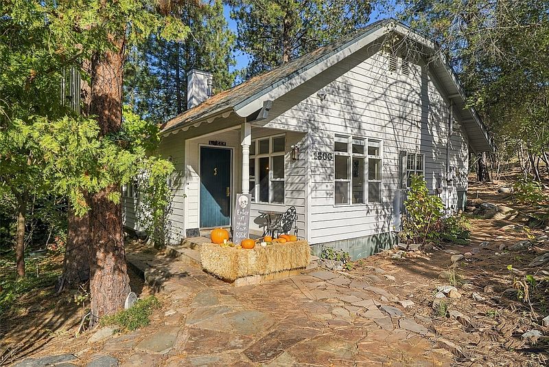 3rd image of 1306 S Center Drive