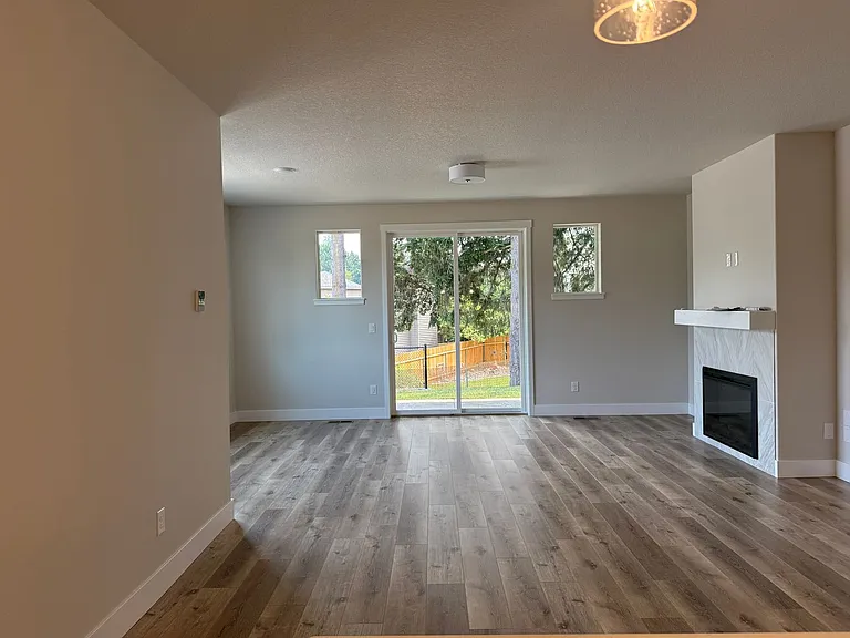 9815 NE 29th Ave — Photo 3