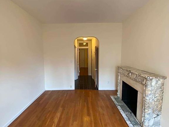 3rd image of 5 E 67th St #5AC