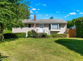 52 S Hillside Ave, Succasunna, NJ 07876