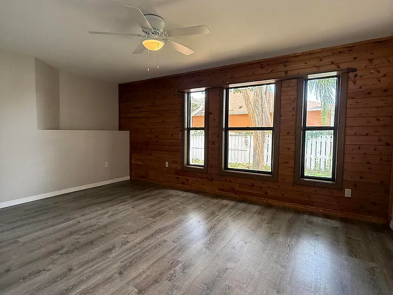 1626 SW Buffum Ln — Photo 13