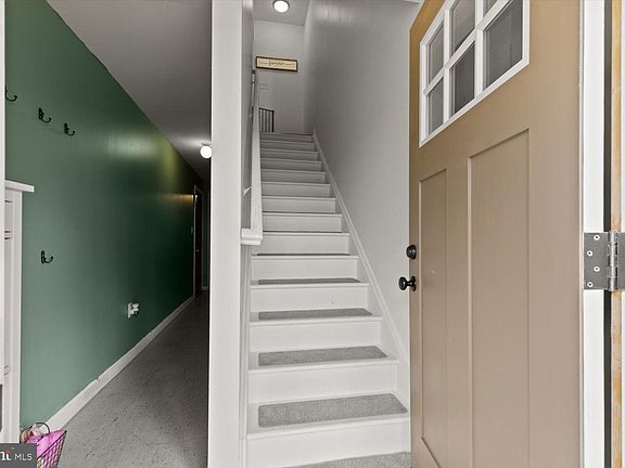 4th image of 301 Mount Pleasant St