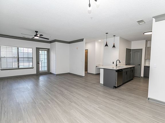 4th image of 3450 Miller Dr #3-3203