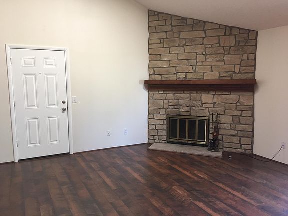 2nd image of 431 Wright St APT 305