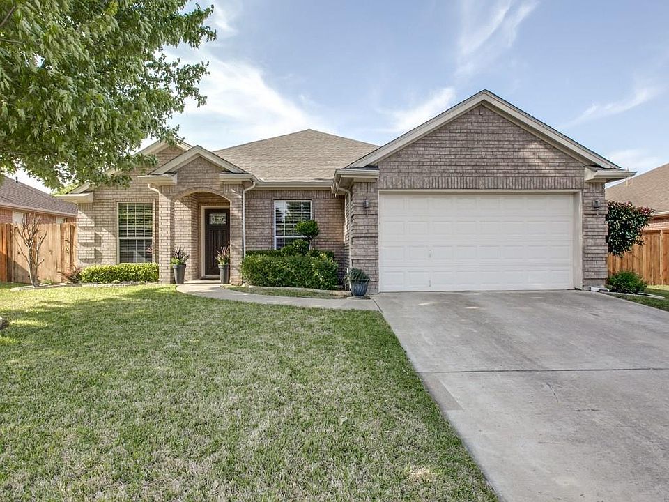 2nd image of 716 Willow Wood Dr