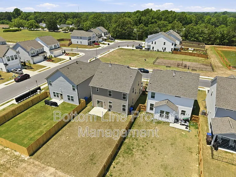 24 Blackthorn Ln — Photo 13