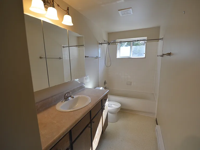 347 Huron Rd #450 — Photo 21