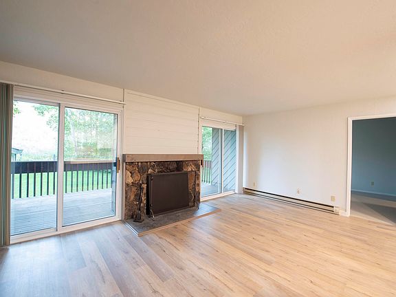 5th image of 150 Wood River Dr #B3