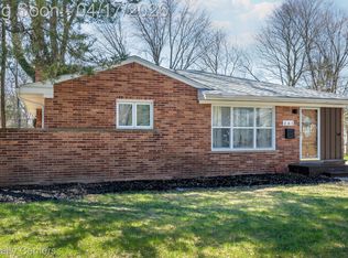 261 Reitman Ct, Rochester Hills, MI 48307