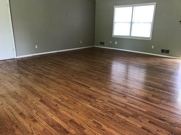 4th image of 9002 W 94th St