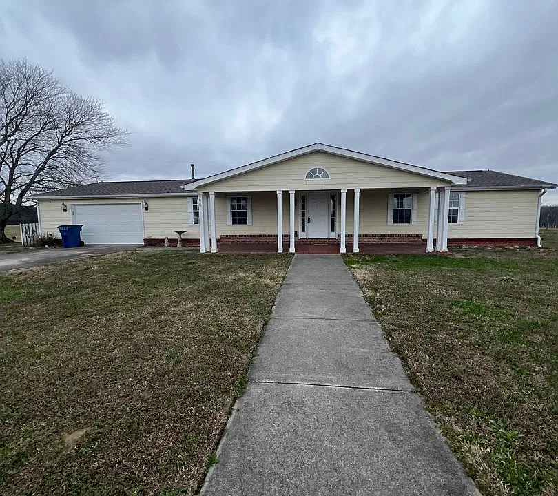 805 Bluffview Dr