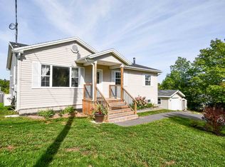 7 Barrett Rd, Beaver Bank, NS B4G1A9