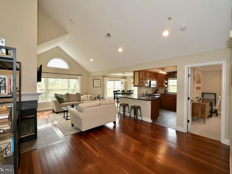 112 Kendrick Pl #34 — Photo 4
