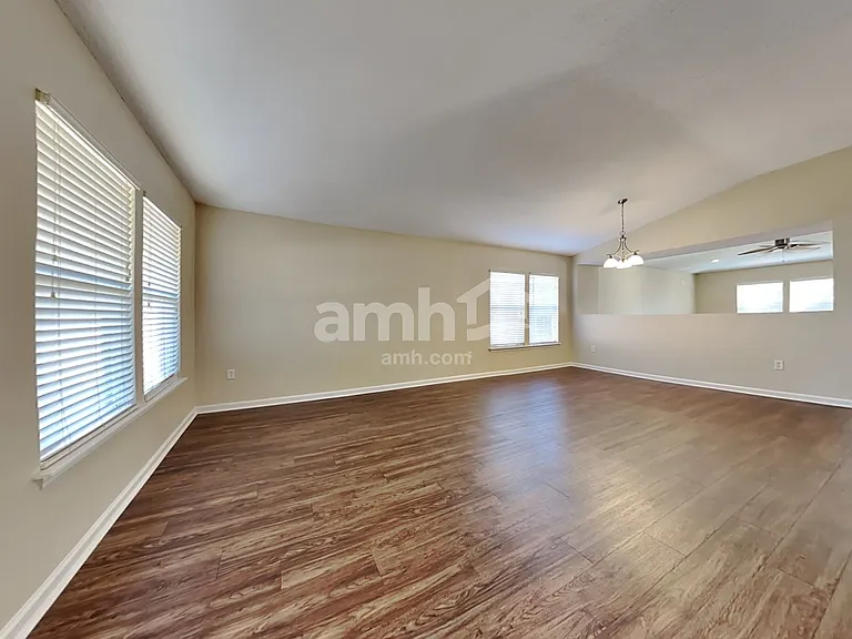 2371 Tyson Lake Dr — Photo 7