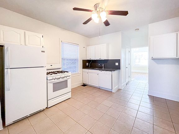 2nd image of 1432 W Warner Ave Floor 2