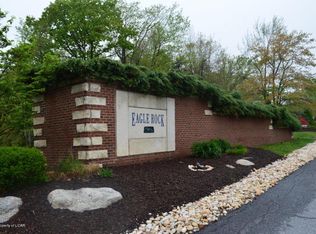 186 Winged Foot Dr, Hazle Township, PA 18202