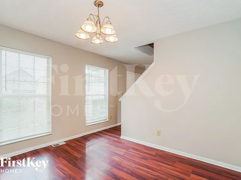 2926 Fenwood Dr — Photo 6