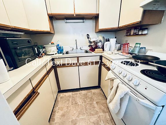 5th image of 1132 Commonwealth Ave #14