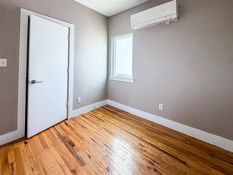 1416 Dumble St — Photo 15
