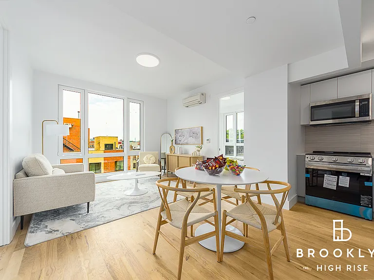 2667 Fulton St #3M — Photo 3