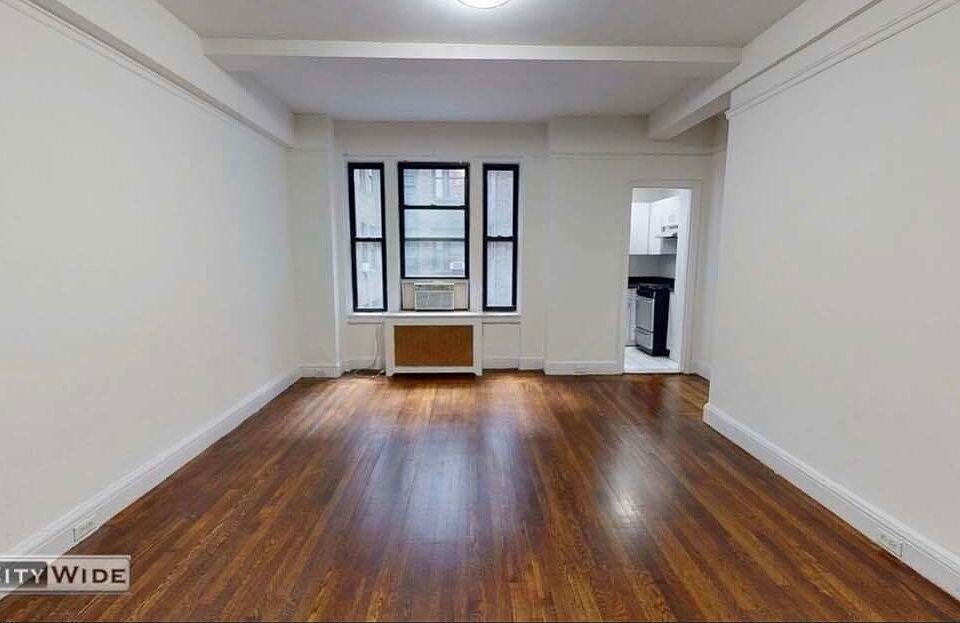1st image of 140 E 46th St APT 8L